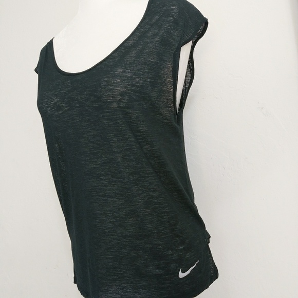 Nike dri fit sleeves less black t shirt
Size S - Picture 6 of 6